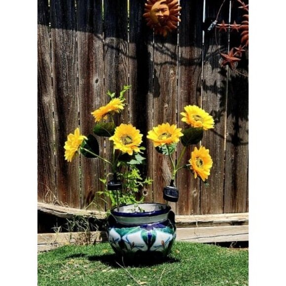 Solar Sunflower Lights, 800mA Solar Garden Light with Real Looking Flowers - Picture 2 of 2